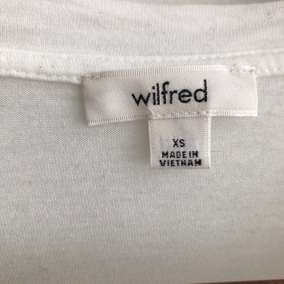 Aritzia Wilfred t-shirt with lace - Picture 5 of 5